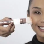 Flare Light-Up Makeup Brush - Image 2